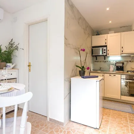 In With Kitchen * Krasica (Primorje-Gorski Kotar)